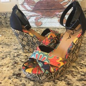 MIA platform sandals! Fun colors 7